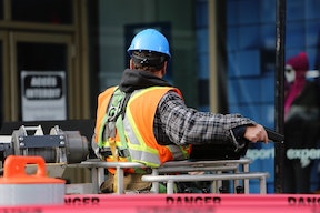 construction-worker-safety-danger-8159.jpg